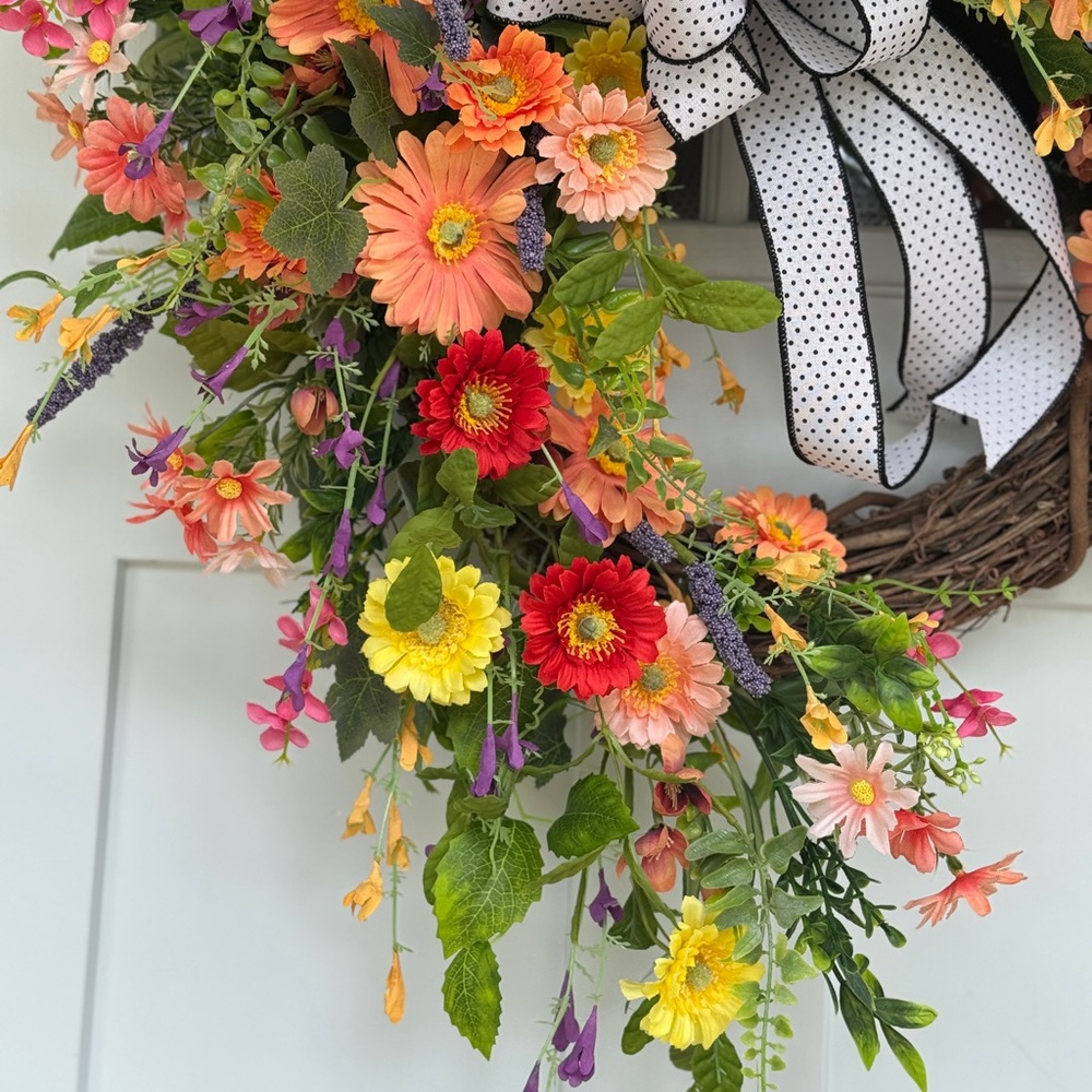 SOLD LOCALLY Spring Mixed Floral Design Wreath - Picture 4 of 9